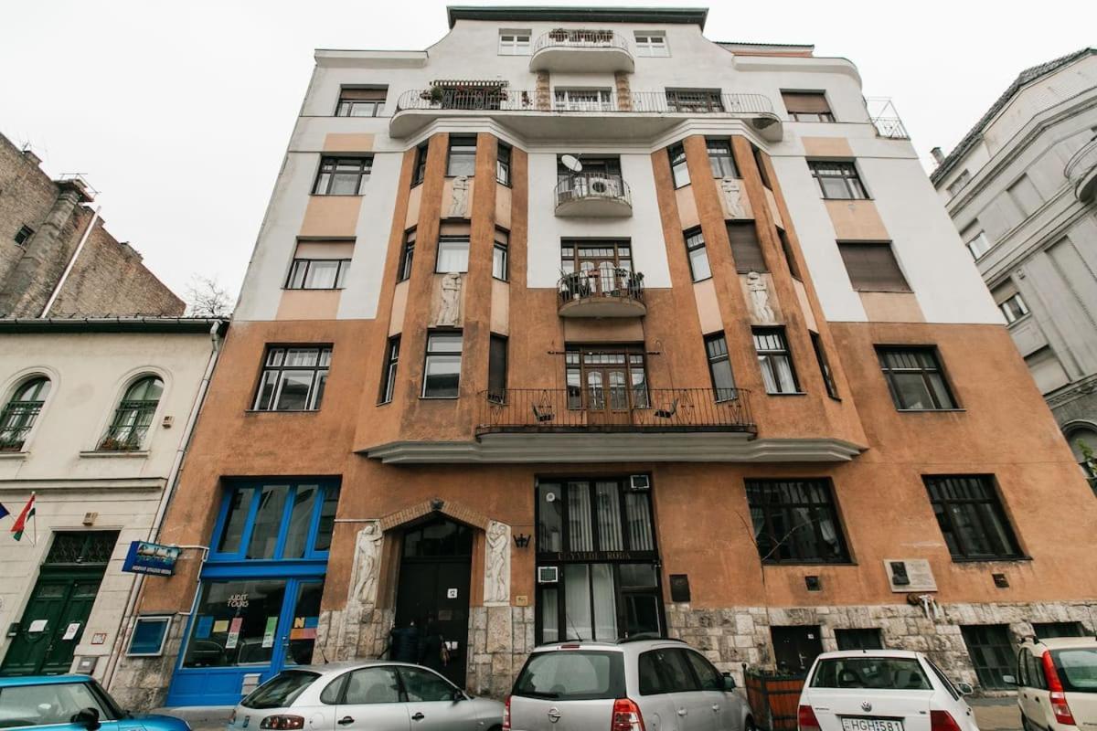 Balaton Apartment Central Budapeste Exterior foto